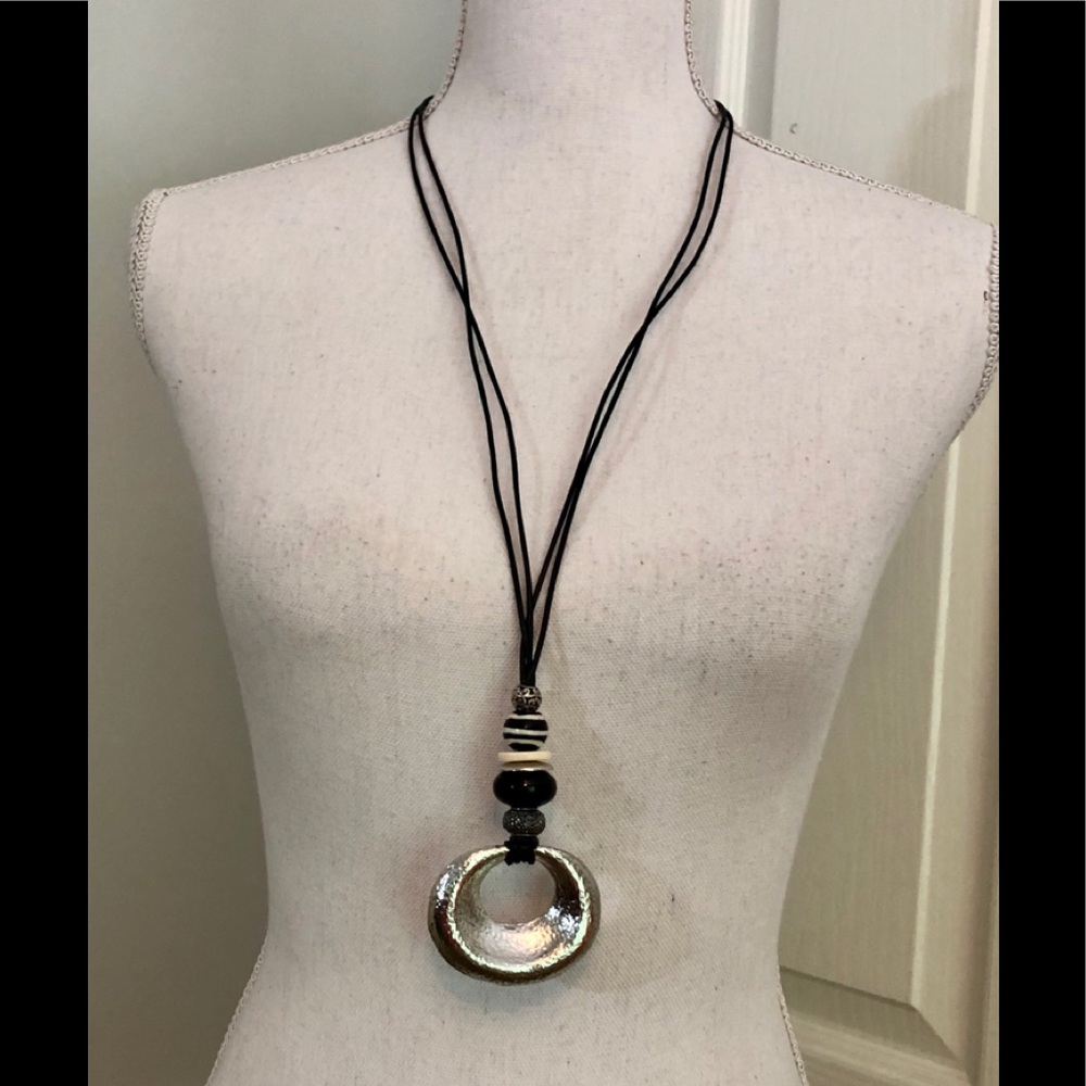 SALE! CHICO’s ADJUSTABLE STATEMENT NECKLACE.